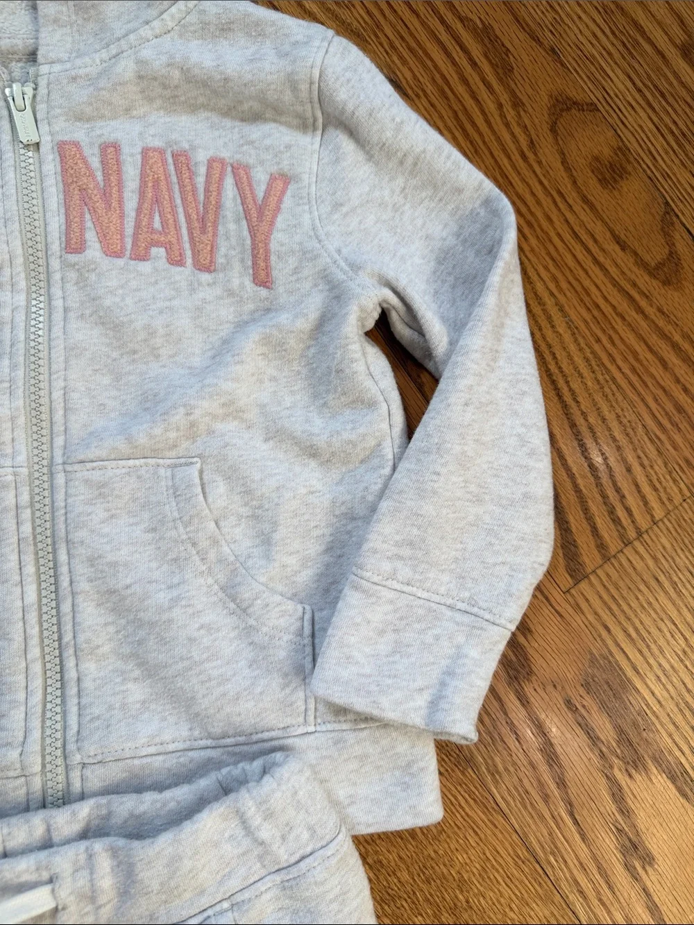 Girl’s Old Navy Matching Sweatsuit. Size 4T. Like New Condition.
